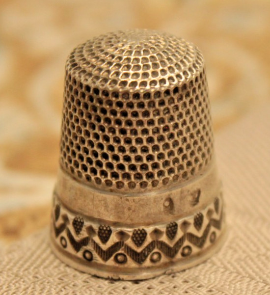 Vintage Sterling Silver 925 Thimble Sewing Watson Crown Design Pattern Accessory