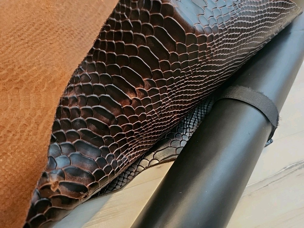 4-5oz DARK SABLE BROWN PULL UP SNAKESKIN EMBOSSED LEATHER HIDE SHOULDER PANEL 7+