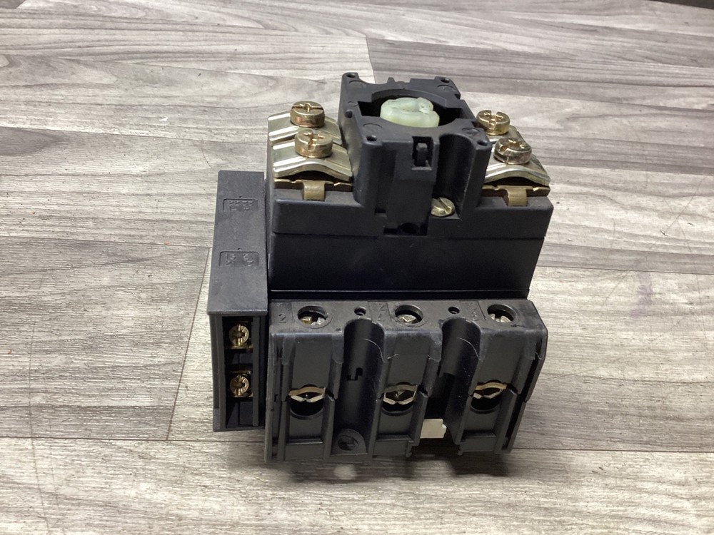 Moeller P3-63 Electronic Disconnect Switch #102N85
