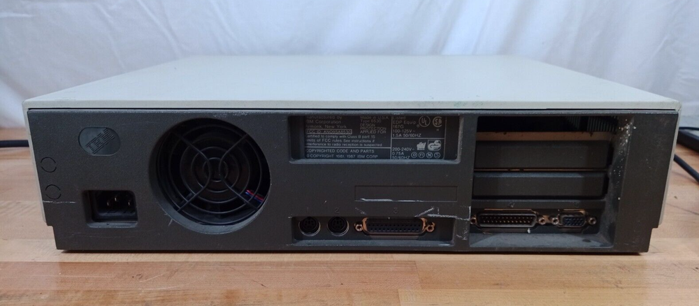 Vintage IBM Personal System/2 Model 30 Desktop Computer 8530-002 Basic 1.1