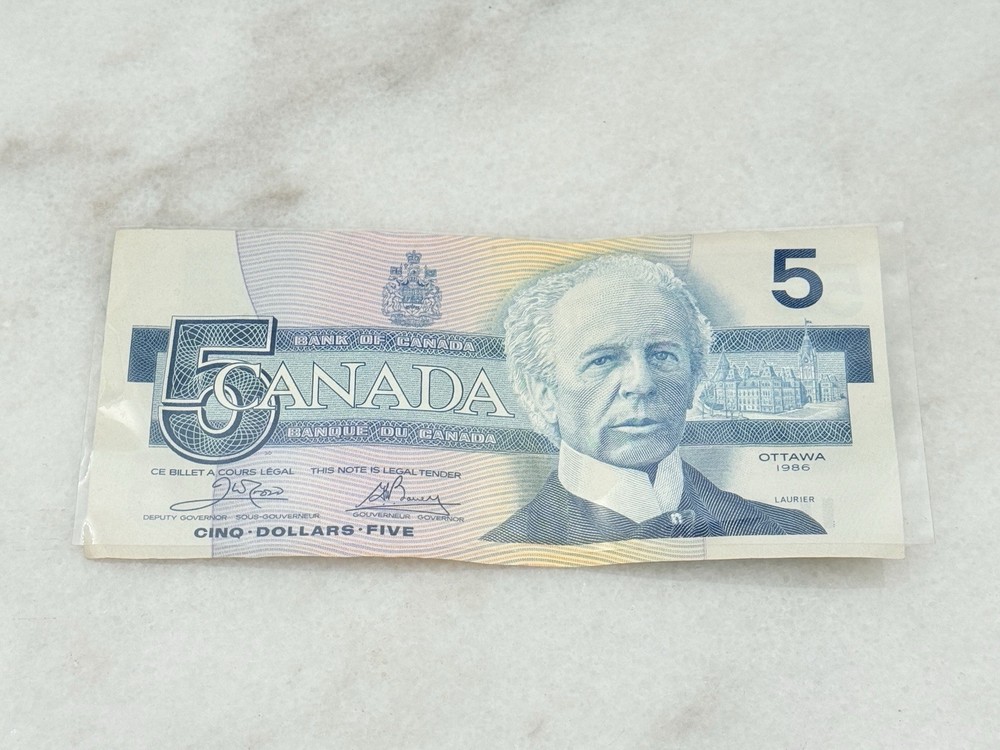 Canada - 5 Dollars, 1986