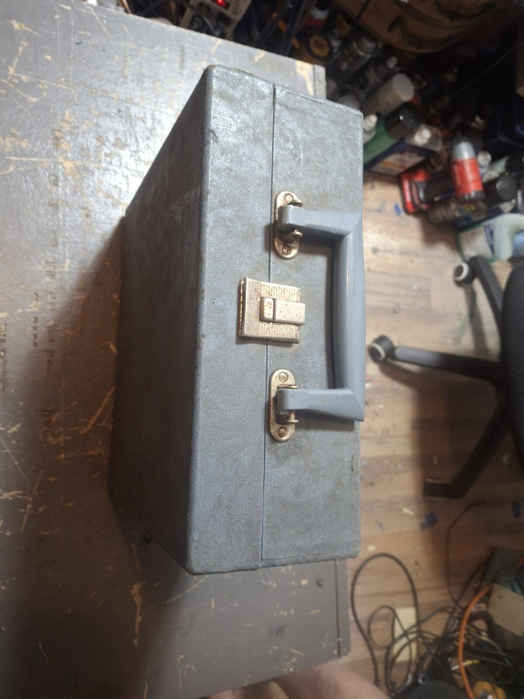 B&K CRT Cathode Ray Tube Tester Model 465 Powers Up Untested