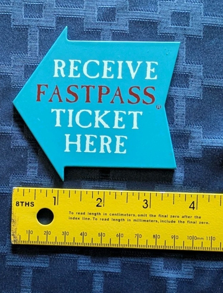 Rare Vintage Disneyland Park Used Splash Mountain Fast pass Sign + Signage