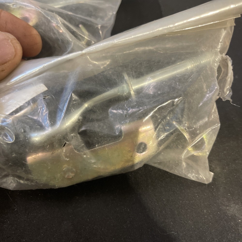 MACK STRAP DASH POCKET -48RU342P9 New In Package