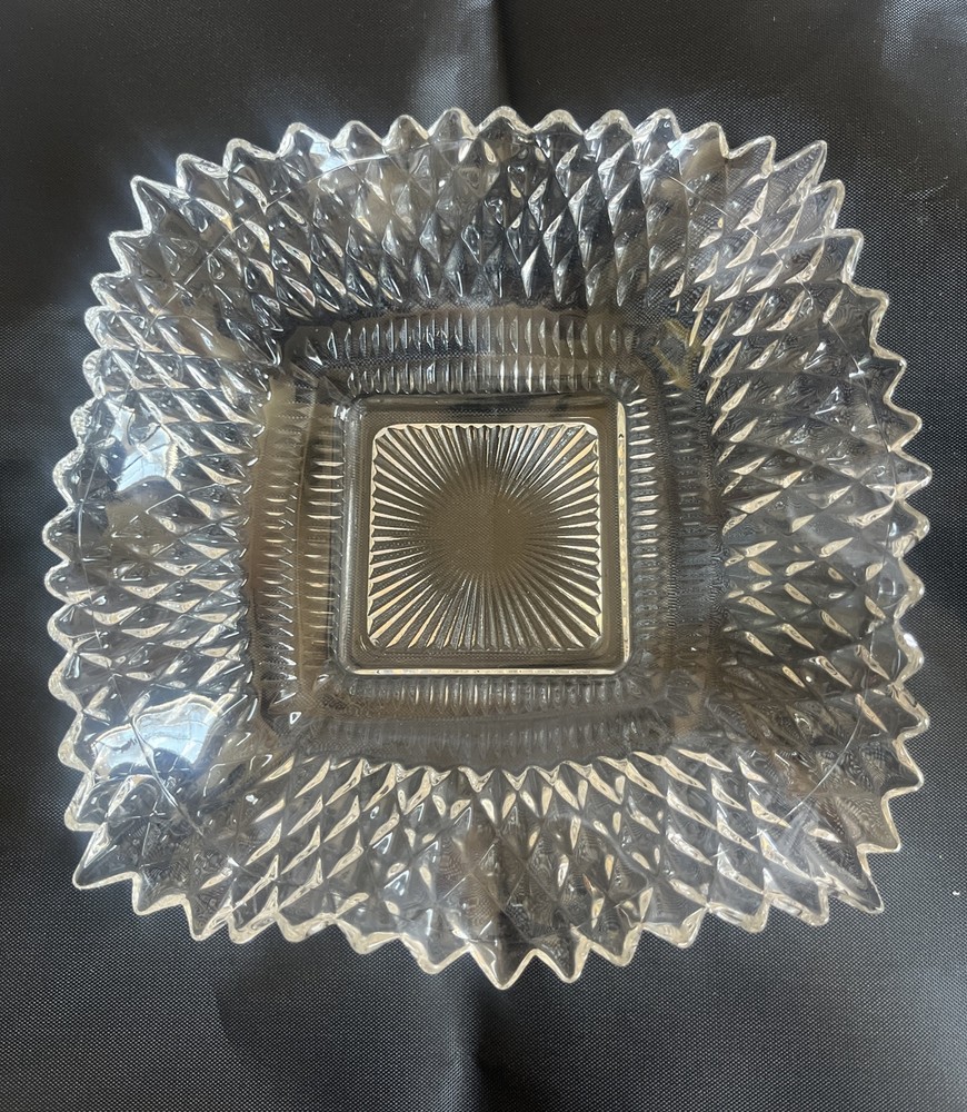 Vintage Geometric Wavy Diamond Pattern Glass Candy Dish
