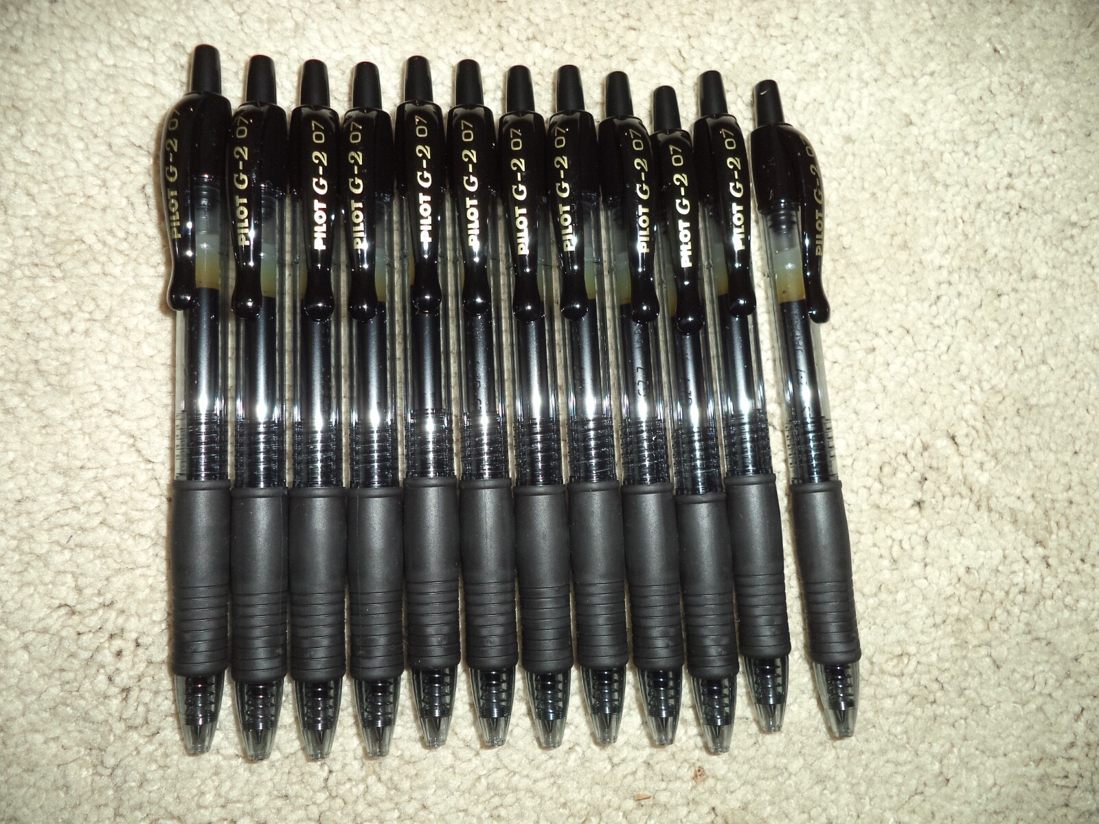 12 Pilot G-2 Retractable Gel ROLLER Pens Fine Point 0.7mm BLACK 31136 31020 10%