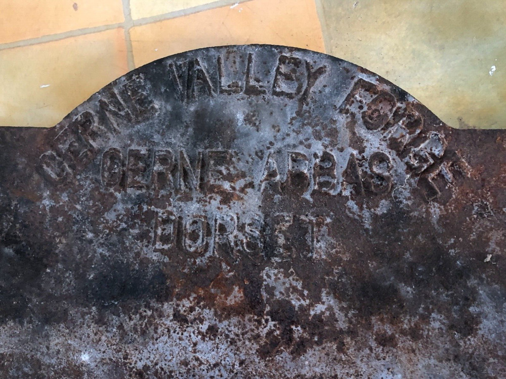 old cerne valley forge ! cast iron fireback