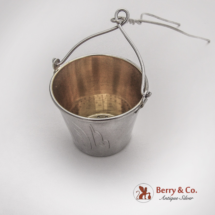 Russian Soviet Tea Strainer Basket Engraved Gilt Interior 875 Standard Silver