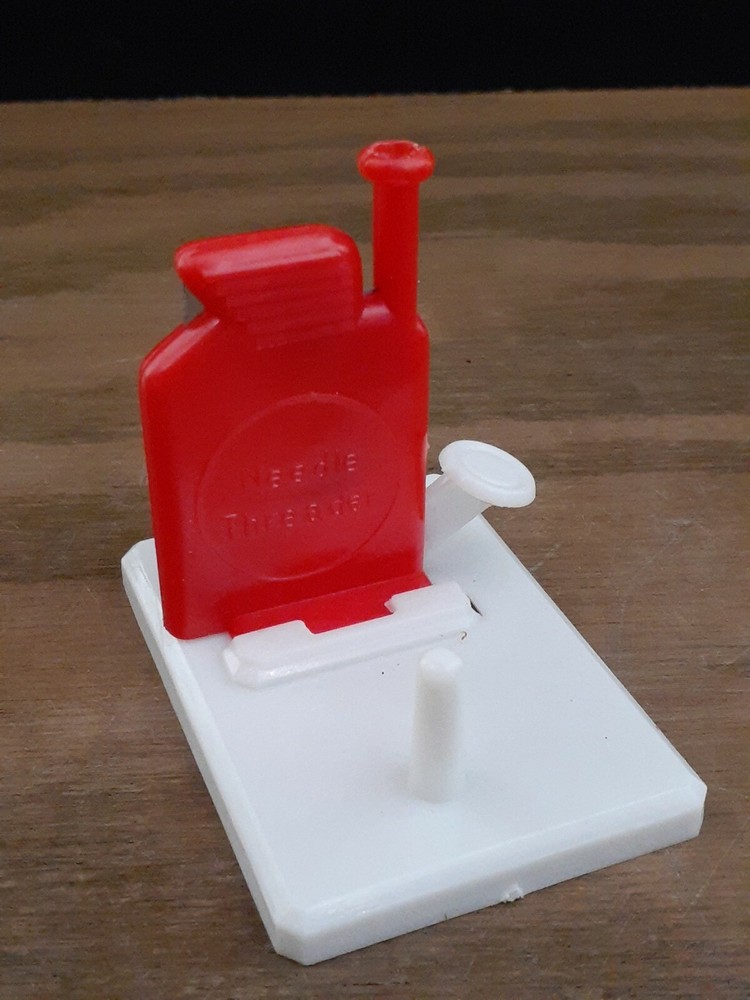 Vintage 1970's Hong Kong Automatic Needle Threader with Thread Cutter