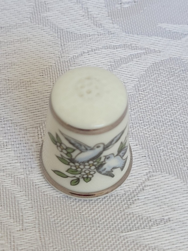 Vintage Hand Painted Royal Worcester Doves Thimble