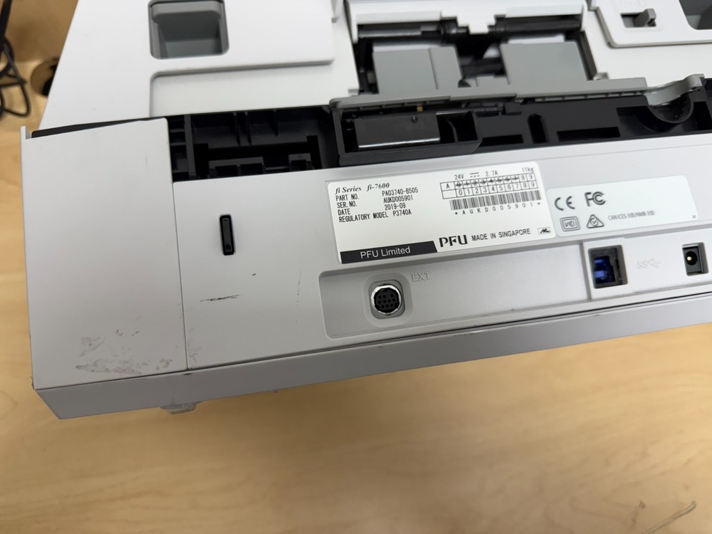 Fujitsu fi-7600 Duplex Sheetfed Document Scanner MISSING TRAY works perfect!