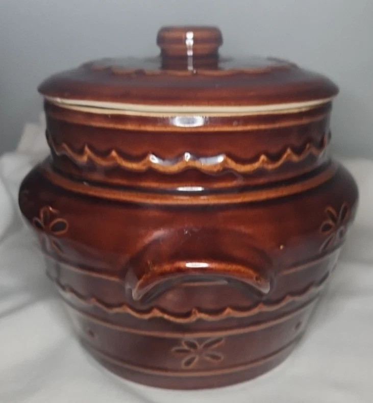 Vintage 1950's Marcrest Stoneware Bean Pot - Daisy Dot
