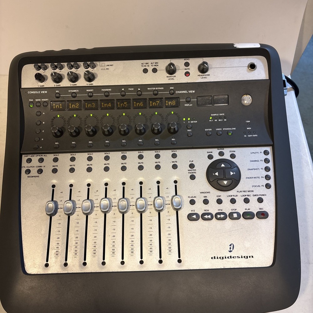 DIGIDESIGN DIGI 002 MX002 FIREWIRE PRO TOOL LE SYS MIXER MIDI AUDIO. Working