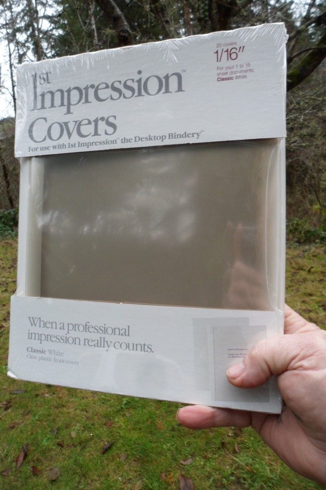 Avery Dennison 1st Impression Desktop 1/16" Covers Classic White