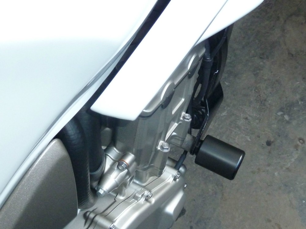 HONDA CBF 1000 - ABS FRAME CRASH PROTECTION PUCKS KNOBS ENGINE SLIDERS SAVERS