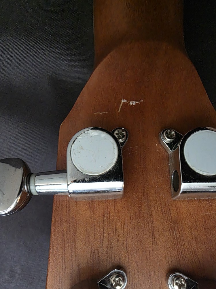 Irin Small Banjo 4 String Solid Body Brown Wood See Disc.