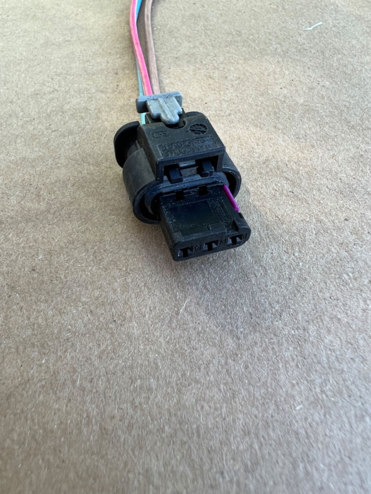 4F0973703 3 Pin Parking Sensor Plug Pigtail Fit for Audi A3 A4 A5 A6 A7 A8 05-13