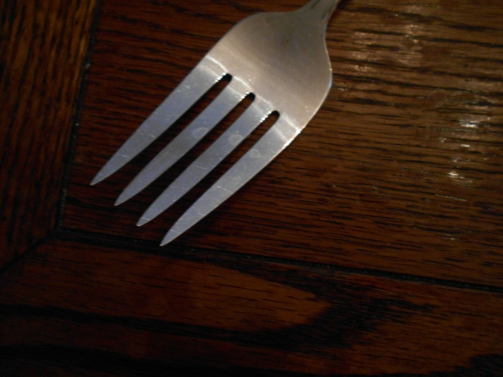 Prestige Plate 1935 LONGCHAMPS Pattern Serving Fork Oneida 3848