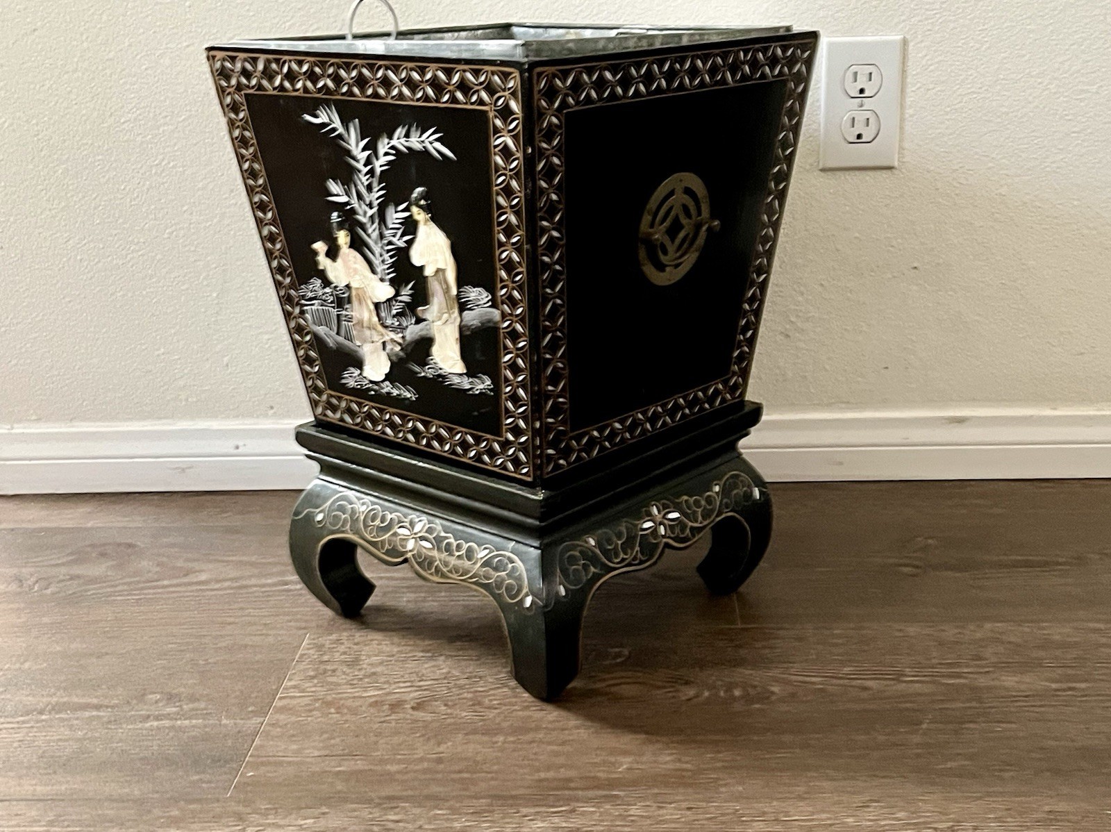 Chinese Black Lacquer Planter/bin/trash Can With Mother-of-pearl Figures 17”
