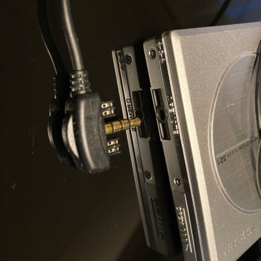 SHARP MD-ST521 MINIDISC MD HEADPHONE PLAYER Stereo DOLBY Silver DC3.6/5V