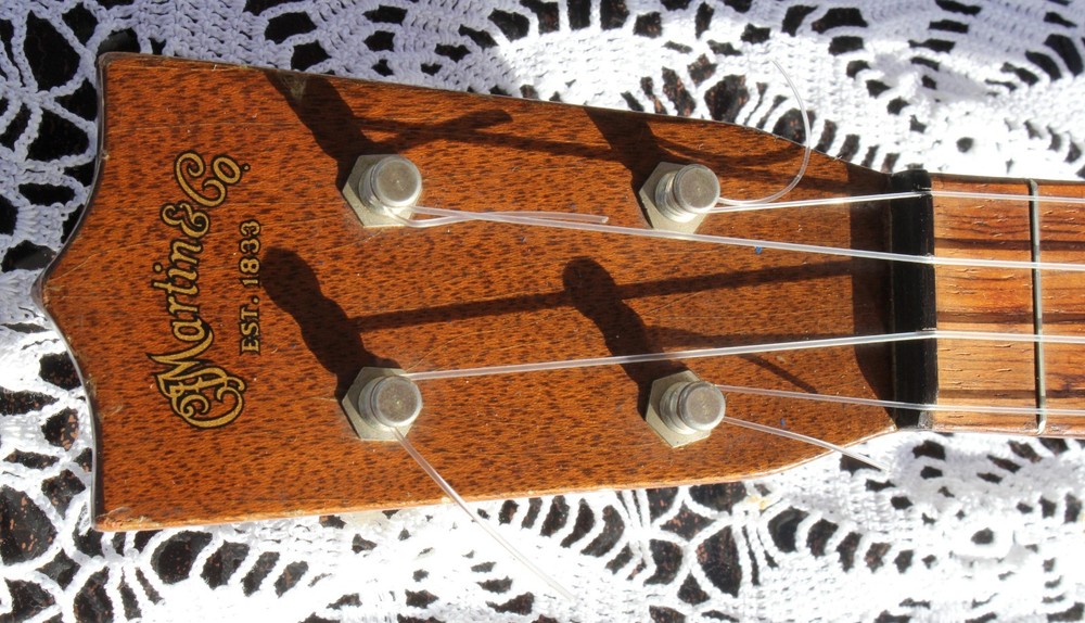 MARTIN & CO O 4-String UKE Ukelele with Soft Case – Very Good