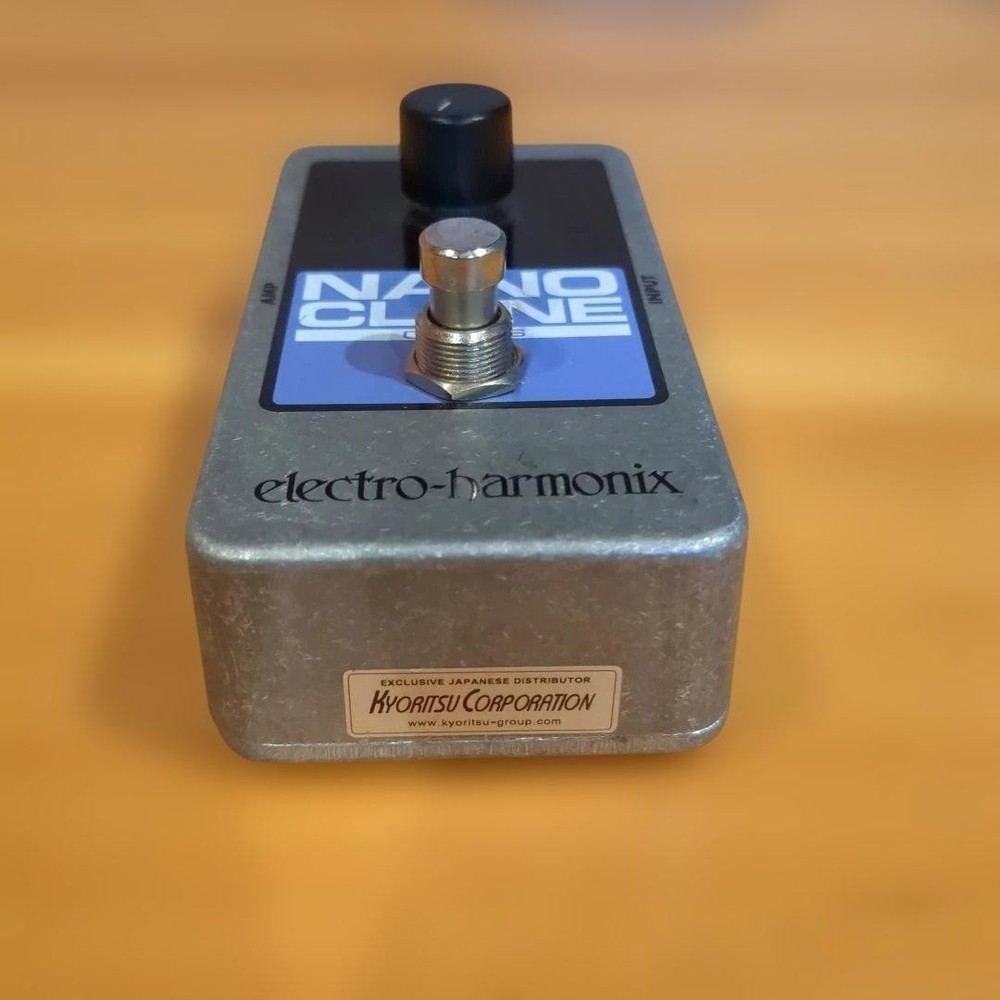 electro-harmonix NANO CLONE Chorus Effect Pedal