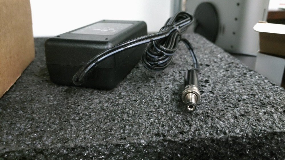 NATIONAL INSTRUMENTS 723178-01 Locking Barrel Power Supply