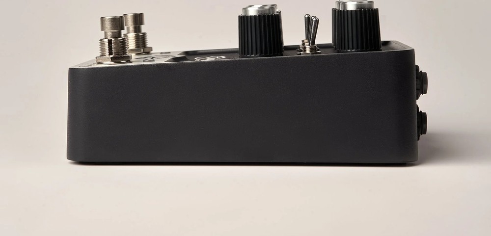 Universal Audio STARLIGHT Echo Station Stereo Delay Pedal