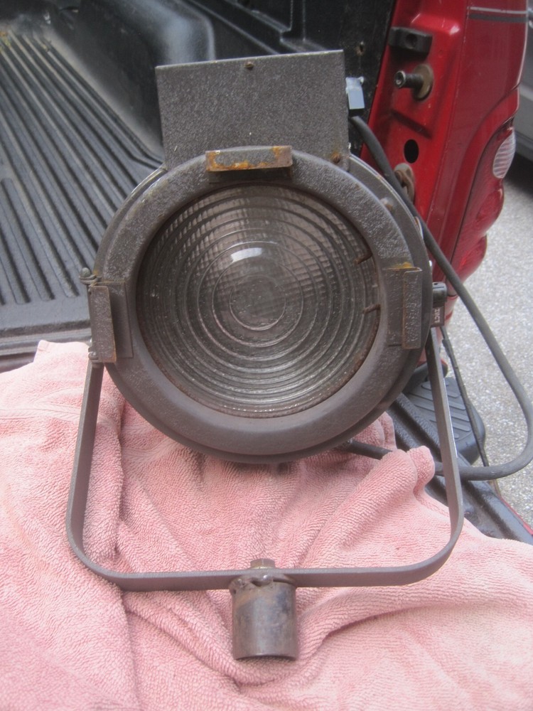 Mole Richardson Type 412 Studio Fresnel Light-WORKS