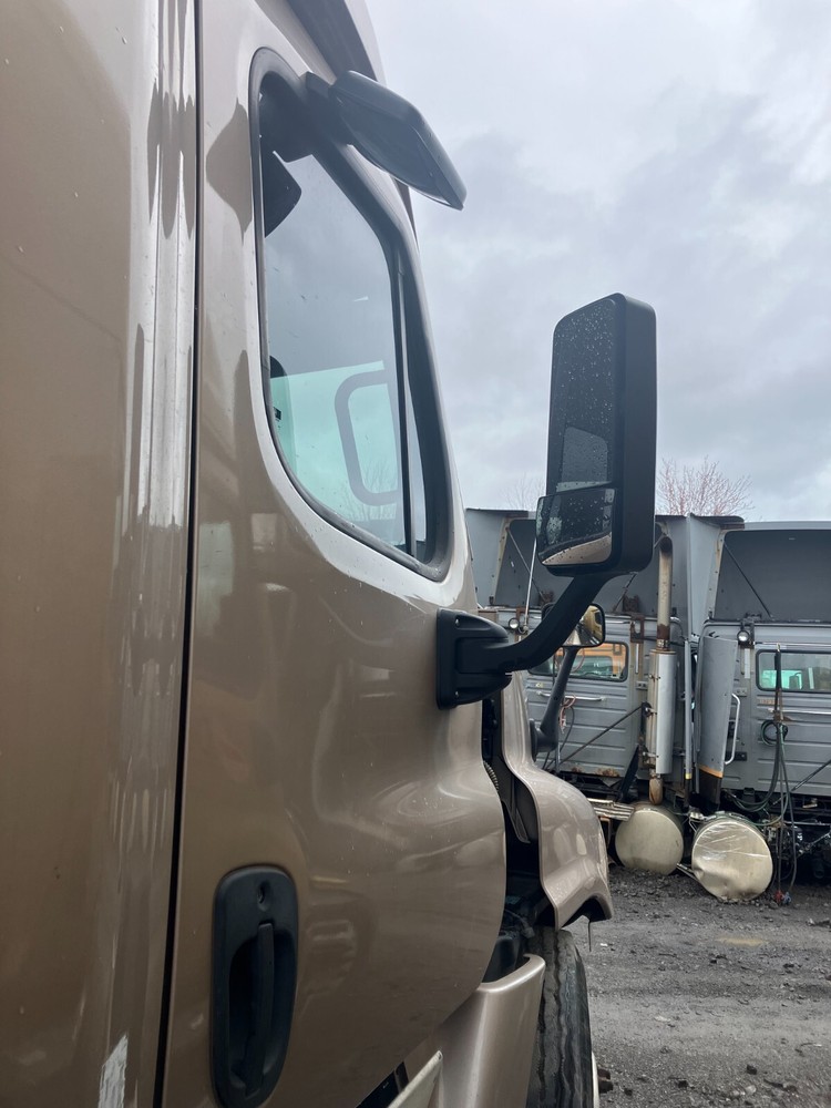 2015 FREIGHTLINER CASCADIA MODEL 125 RIGHT SIDE DOOR ELECTRIC COMPLETE