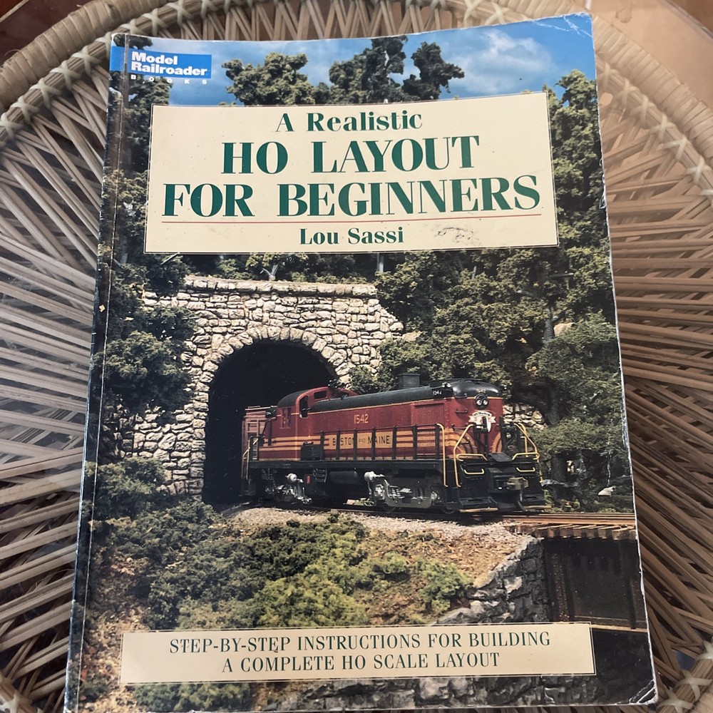 Kalmbach Book  "A Realistic HO Layout for Beginners Lou Sassi