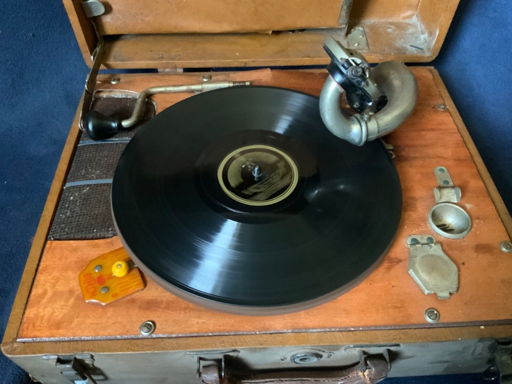 Vintage Birch No 600 Talking Machine PHONOGRAPH