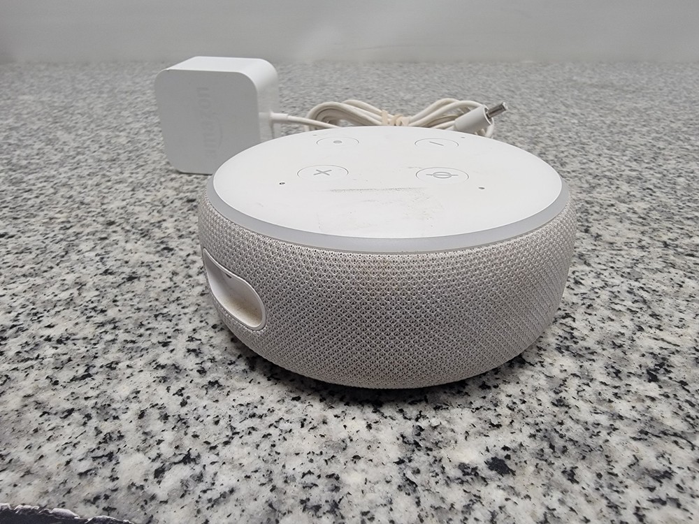 Amazon Echo Dot 3rd Gen Smart Speaker Glacier White D9N29T