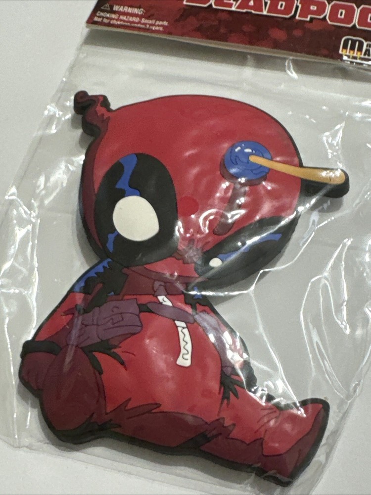 Marvel Mega Magnets: Deadpool Magnet Version 2