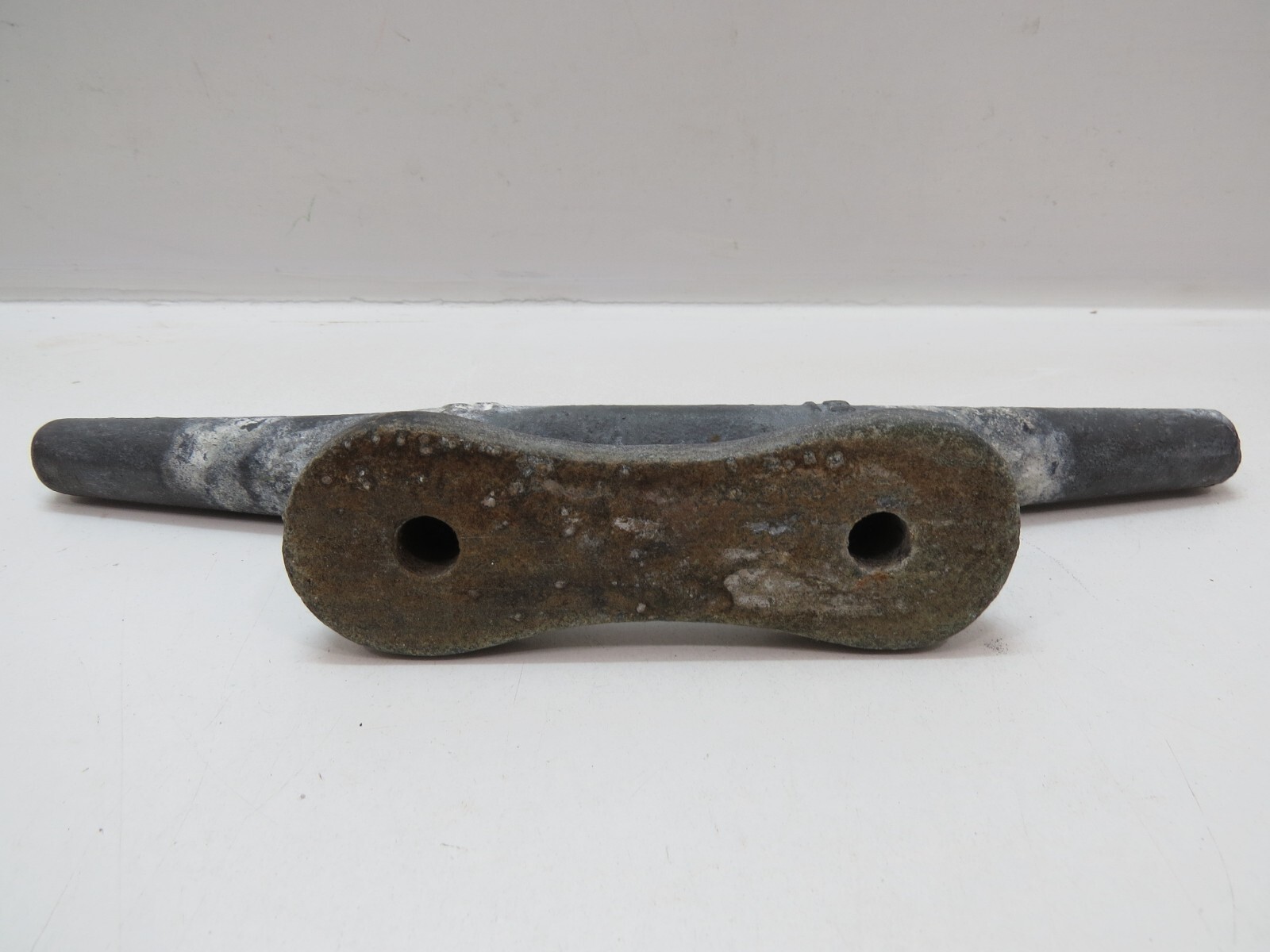 Used Seadog 12 inch Cast Iron Boat Dock Cleat (D3C600C)