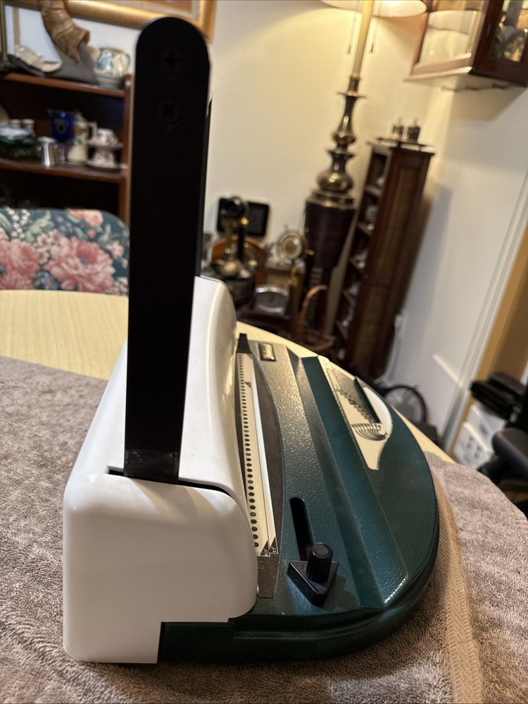 Akiles RubiCoil Coil Binding Machine & Punch ARC-L41