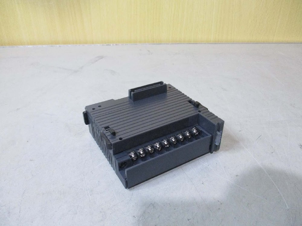 KEYENCE KV-DA40 PLC Analog Output Module USED