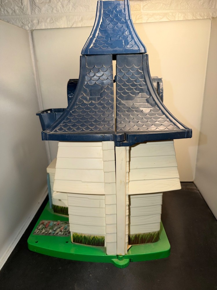 1976 Hasbro Weebles Haunted House