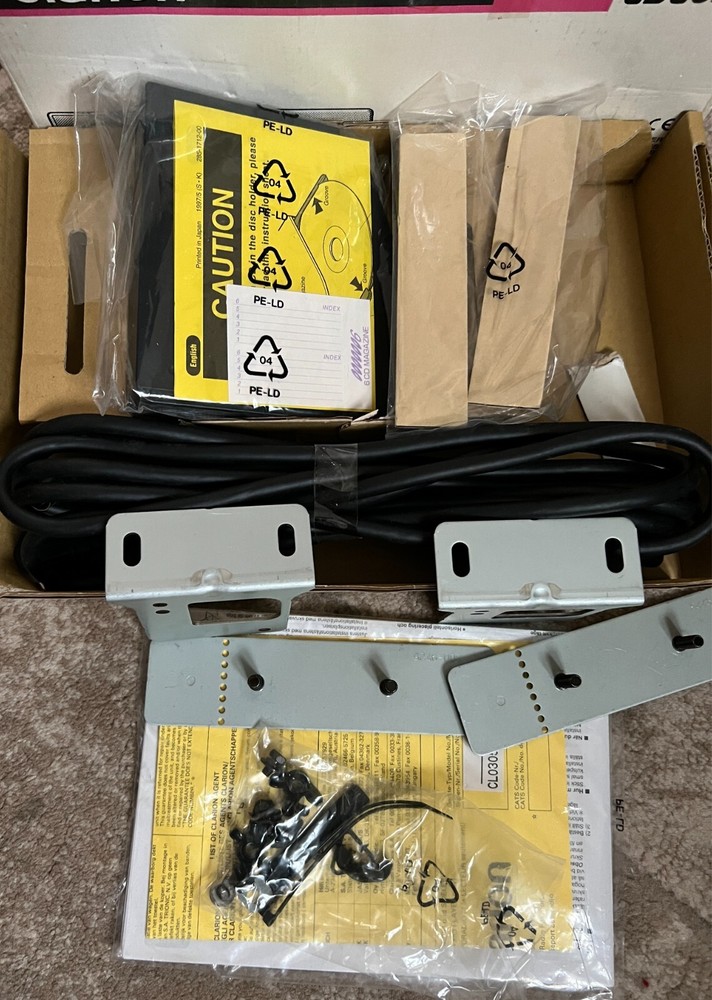 Clarion CDC634 Auto 6 CD Disk Changer. Complete Kit in Original Box