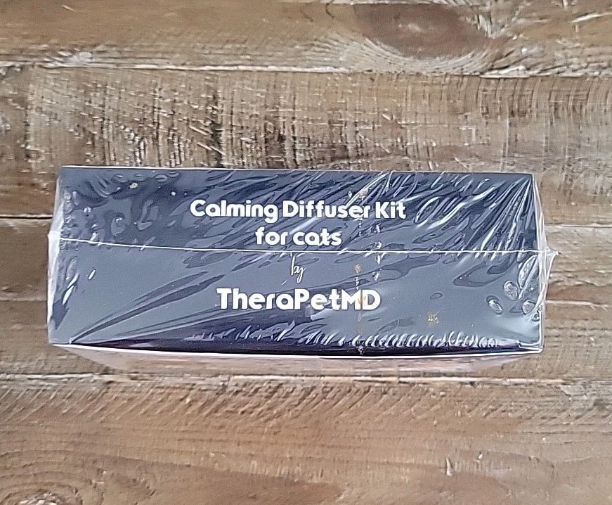 TheraPetMD Advanced Cat Calming Diffuser Kit 60 Day Supply 1 Diffuser 2 Refills