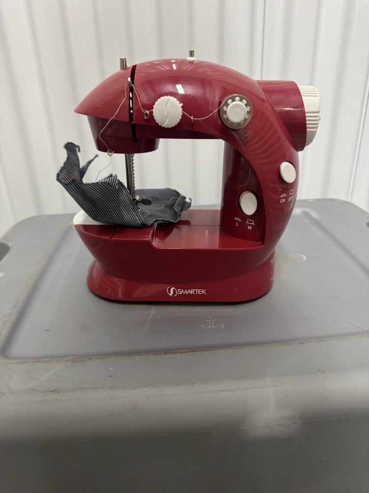 SMARTEK Stitch Mini Sewing Machine Untested SKU:C