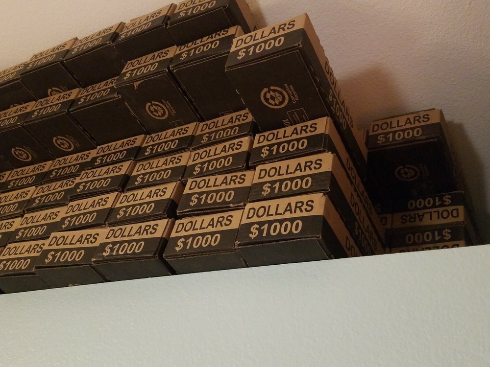 100 Empty Authentic Bank Boxes for Dollars. Good Condition, Collectible Item