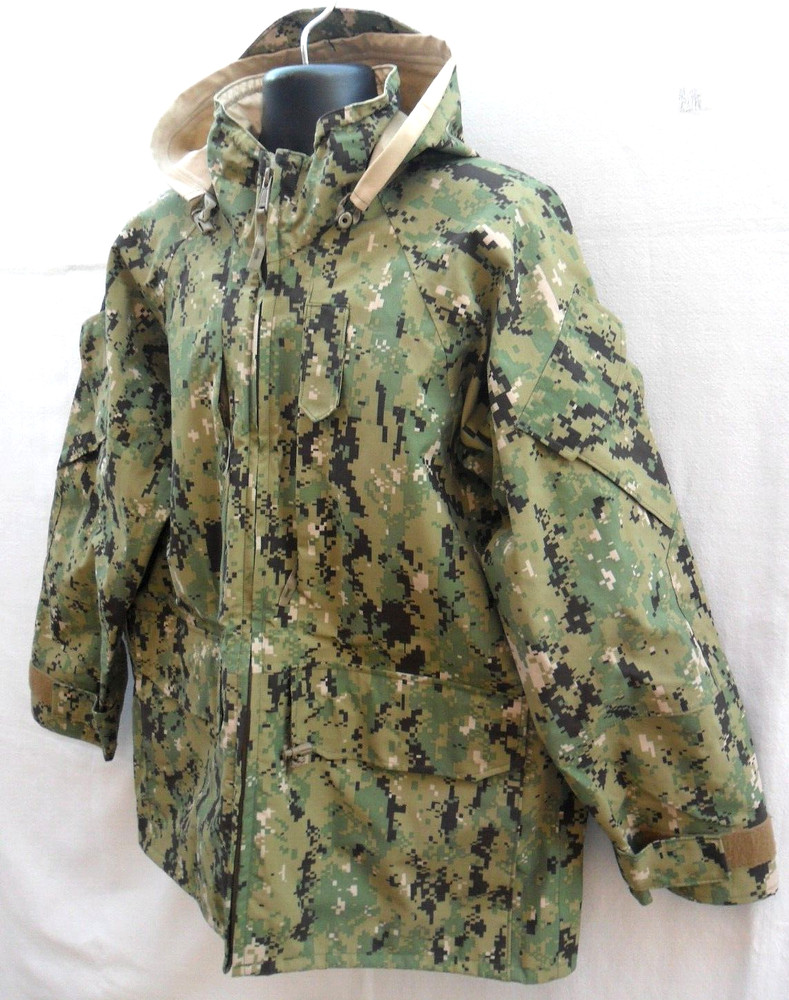 US NAVY ISSUE UNIFORM PARKA WORKING TYPE III CAMO PTFE LAMINATE MEDIUM REG EUC!!