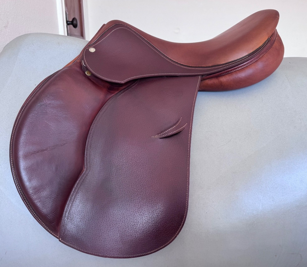 17.5" Devoucoux Oldara Saddle - 4A - Integrated Panels -Grain / Calf - Stunning!