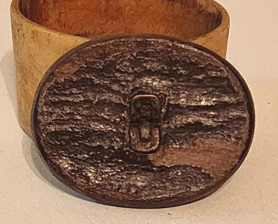 Early Primitive Snuff Mull Box
