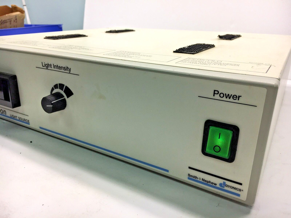 SMITH AND NEPHEW IMAGES XENON XL LIGHT SOURCE REF 7204740