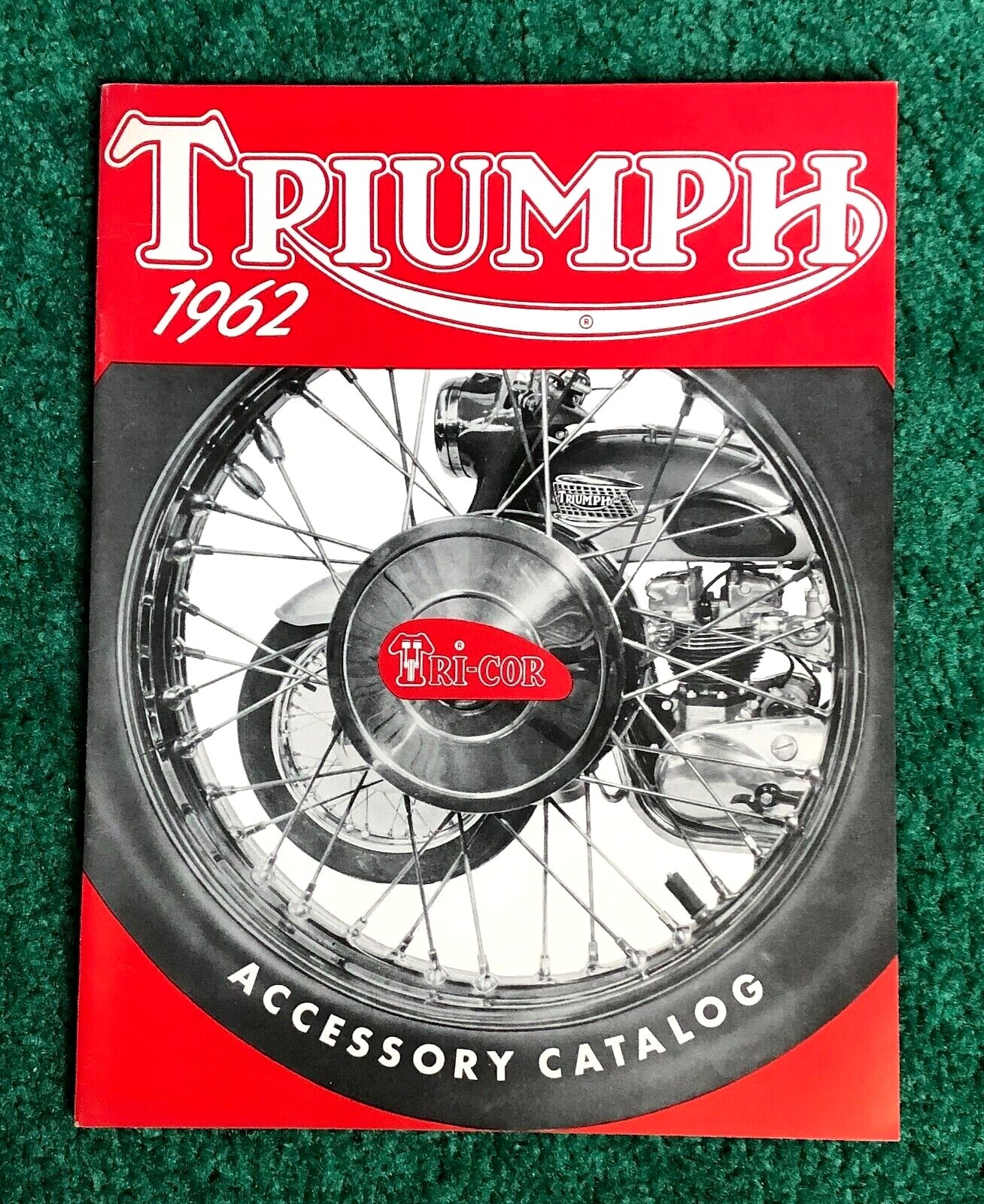 RARE 1962 TRIUMPH MOTORCYCLE DEALER BROCHURE SIGNS POSTERS CLOCKS RACING PARTS