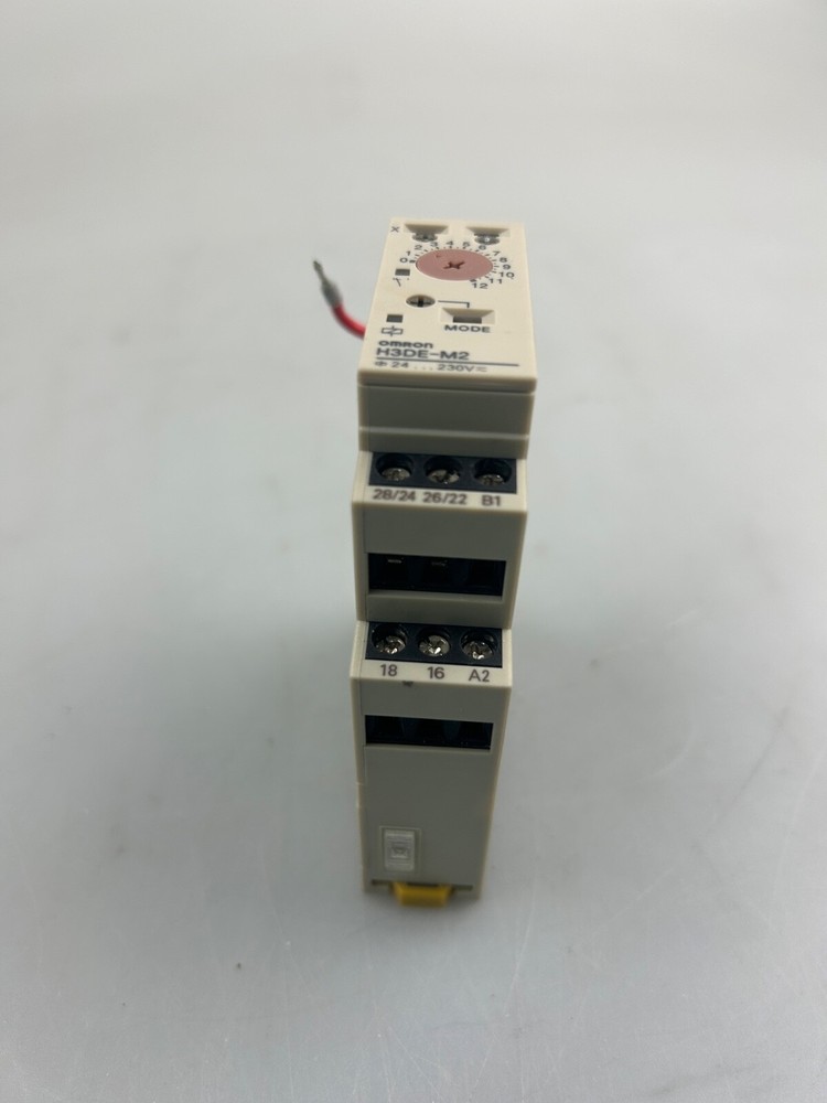 Omron, H3DE-M2, Multi-Function Timer with 8 Modes, DPDT (Used)