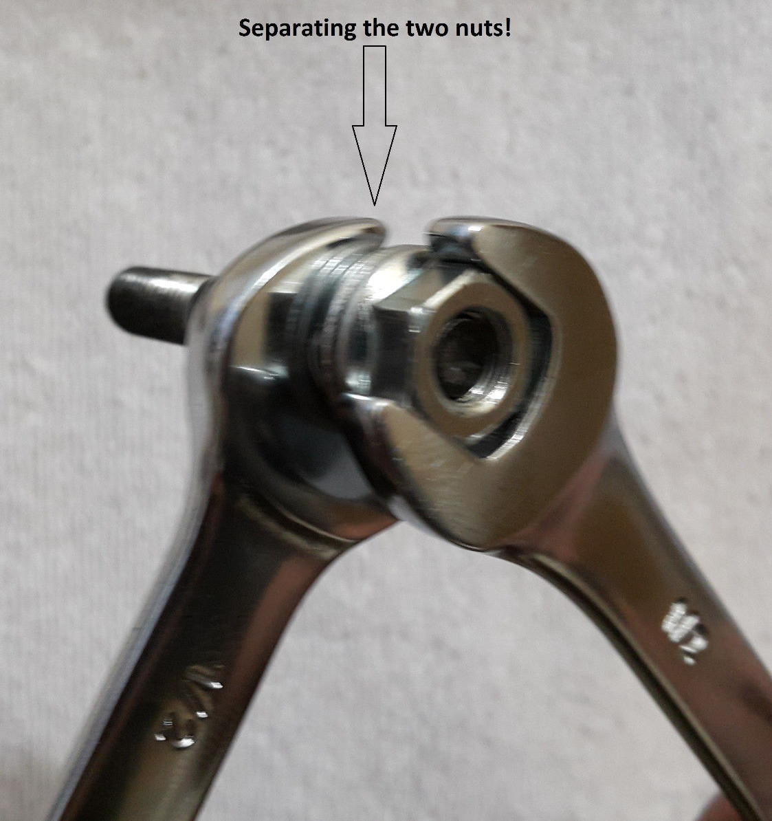 Stainless steel elbow exhaust port : Predator 301, 420. Honda GX 240, 270, 390.