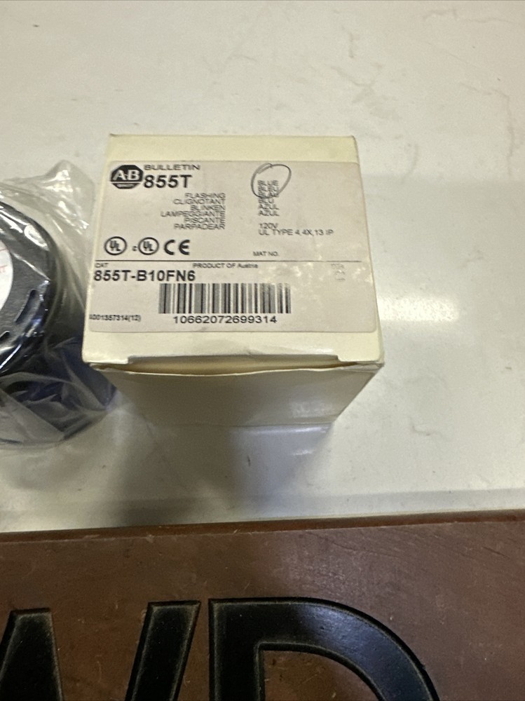 Allen Bradley 855T-B10FN6 Flashing Stack Light Blue, New In Box E60
